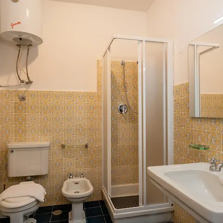 Villa Escalina With Private And A/c *