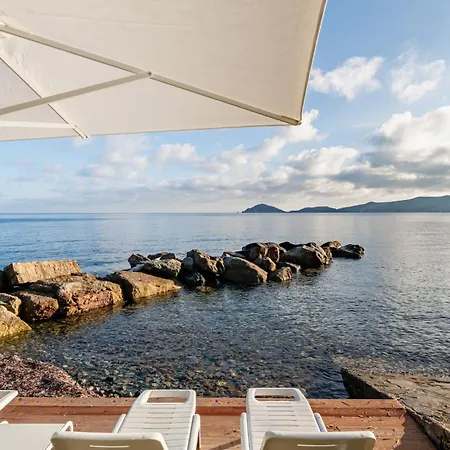 Escalina With Private Beach And A/c Villa