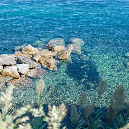 Villa Escalina With Private Beach And A/c *