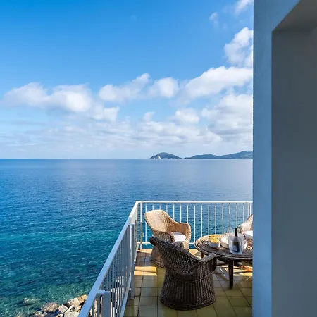 Escalina With Private Beach And A/c Villa *