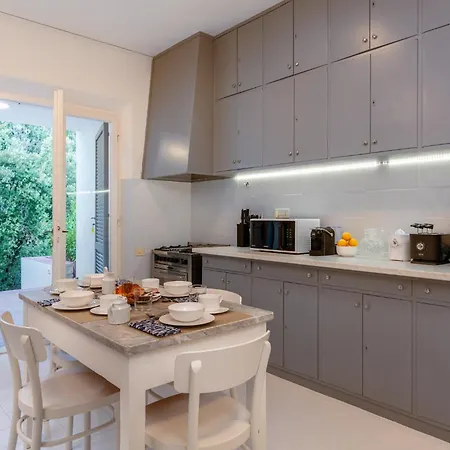 Escalina With Private Beach And A/c Villa