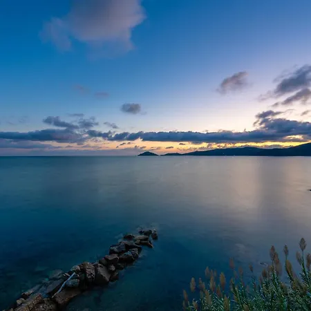 Escalina With Private And A/c