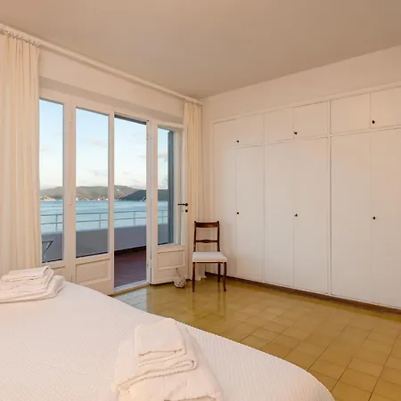 Villa Escalina With Private Beach And A/c