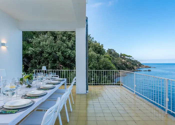 Escalina With Private And A/c * 마르시아나마리나