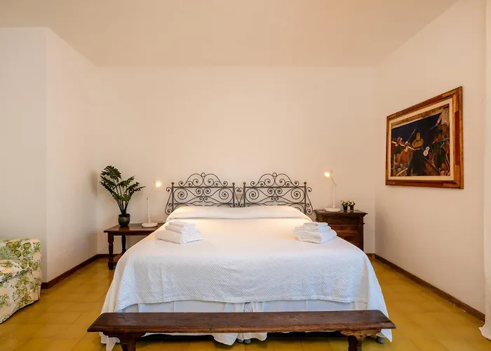 Escalina With Private And A/c * 마르시아나마리나