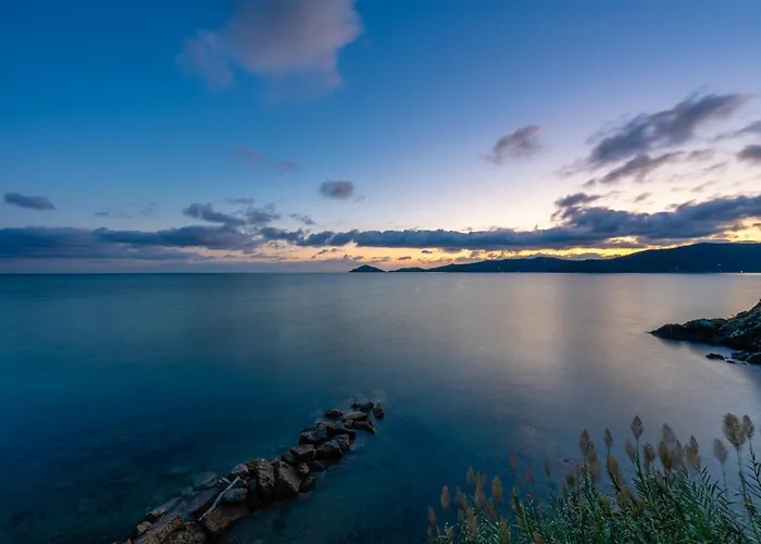 Escalina With Private And A/c