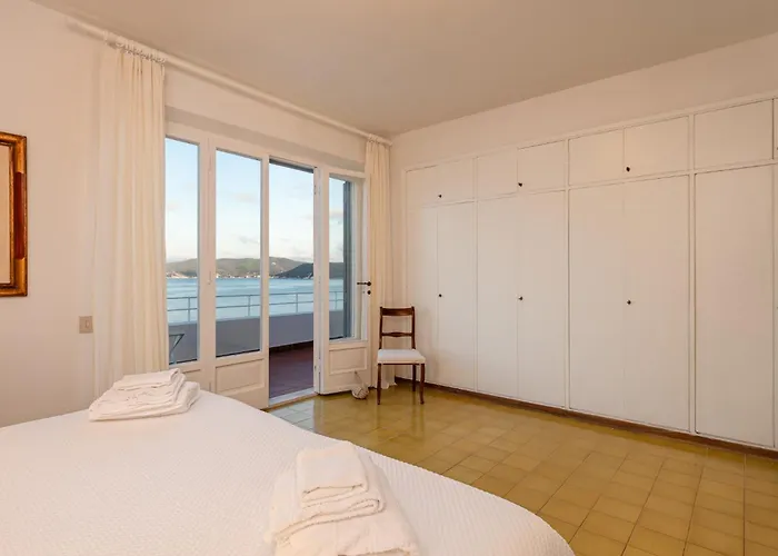 Villa Escalina With Private And A/c